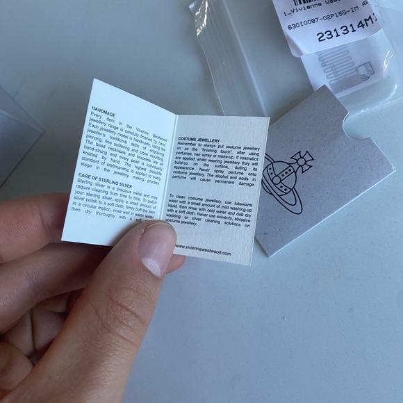 Vivienne Westwood - Stuart Pearl Necklace - Picture 7 of 8